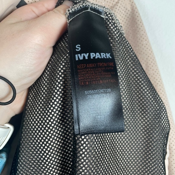 Ivy Park Women’s Perforated Mesh Hooded Pullover Jacket in Dusty Pink Size S - Picture 8 of 15